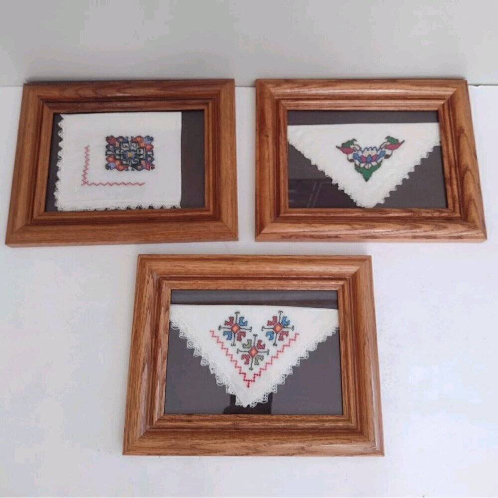 Set Of 3 Wooden Framed Antique Vintage Womens Hankies Hankie Needlepoint